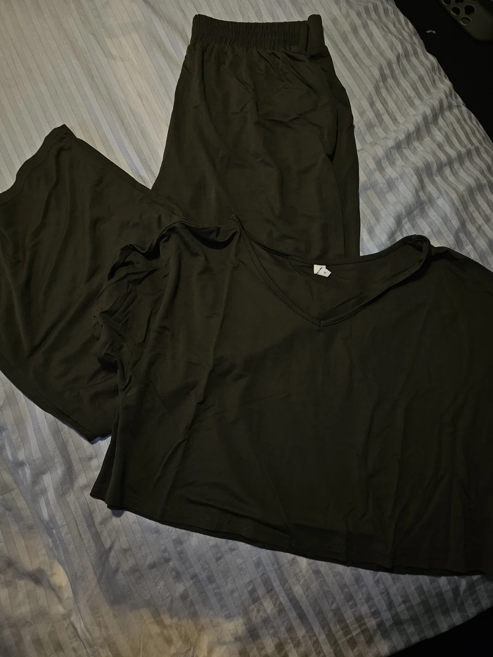 Women’s Olive Green V-Neck Cropped Top and Ankle Pants Set
